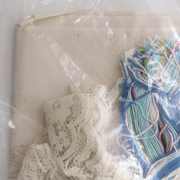 🌿NWOT🌿Vintage Embroidery Kit🌿 - Picture 5 of 8